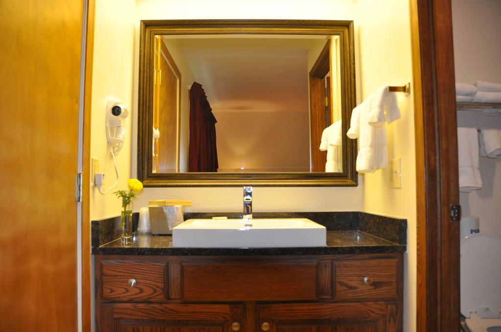 Shepherd Mountain Inn & Suites Pilot Knob Kamer foto