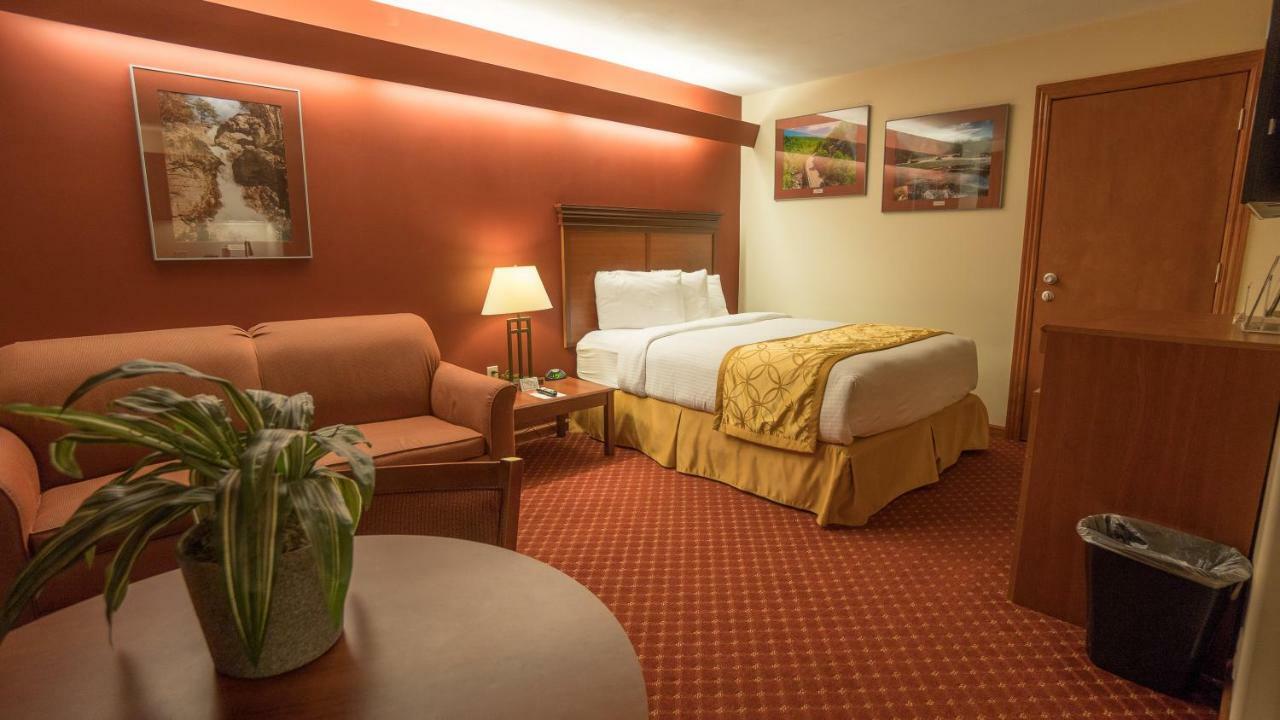 Shepherd Mountain Inn & Suites Pilot Knob Buitenkant foto