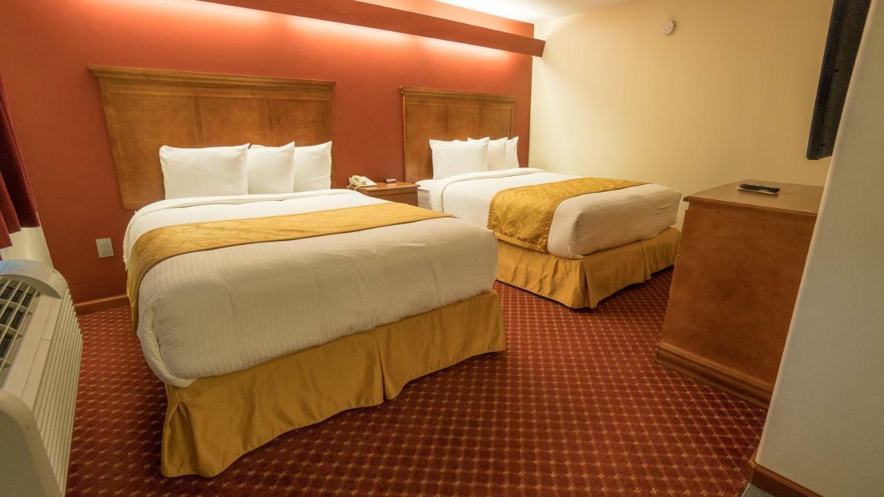 Shepherd Mountain Inn & Suites Pilot Knob Buitenkant foto