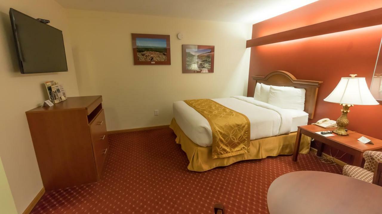 Shepherd Mountain Inn & Suites Pilot Knob Buitenkant foto