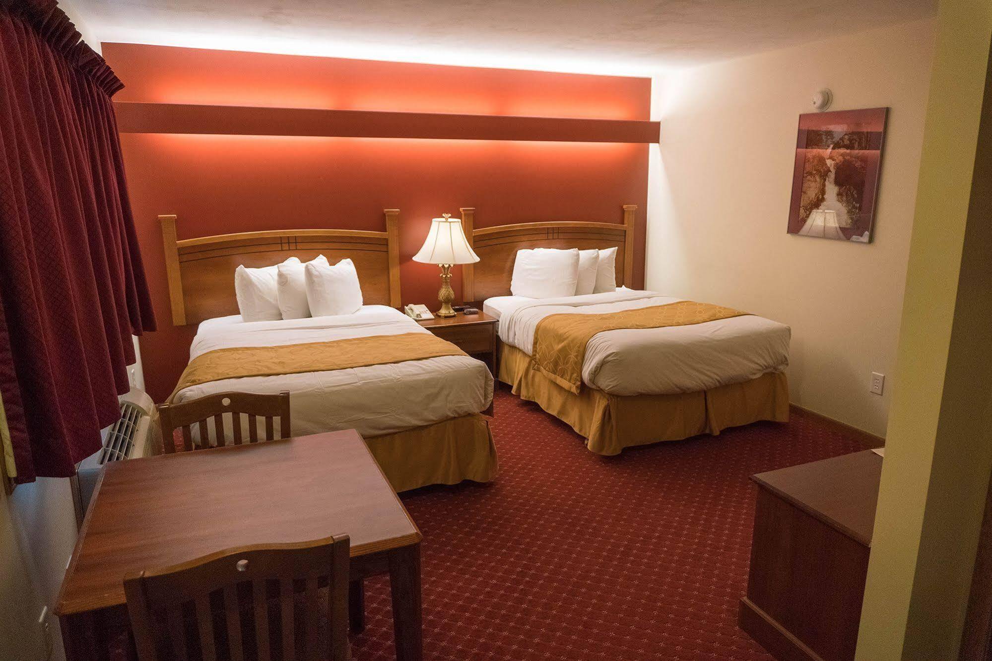 Shepherd Mountain Inn & Suites Pilot Knob Buitenkant foto