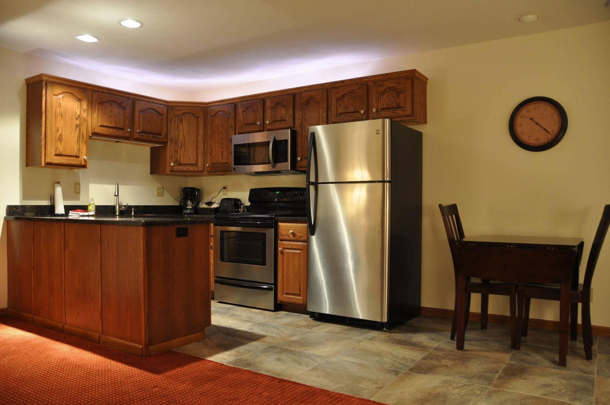 Shepherd Mountain Inn & Suites Pilot Knob Buitenkant foto