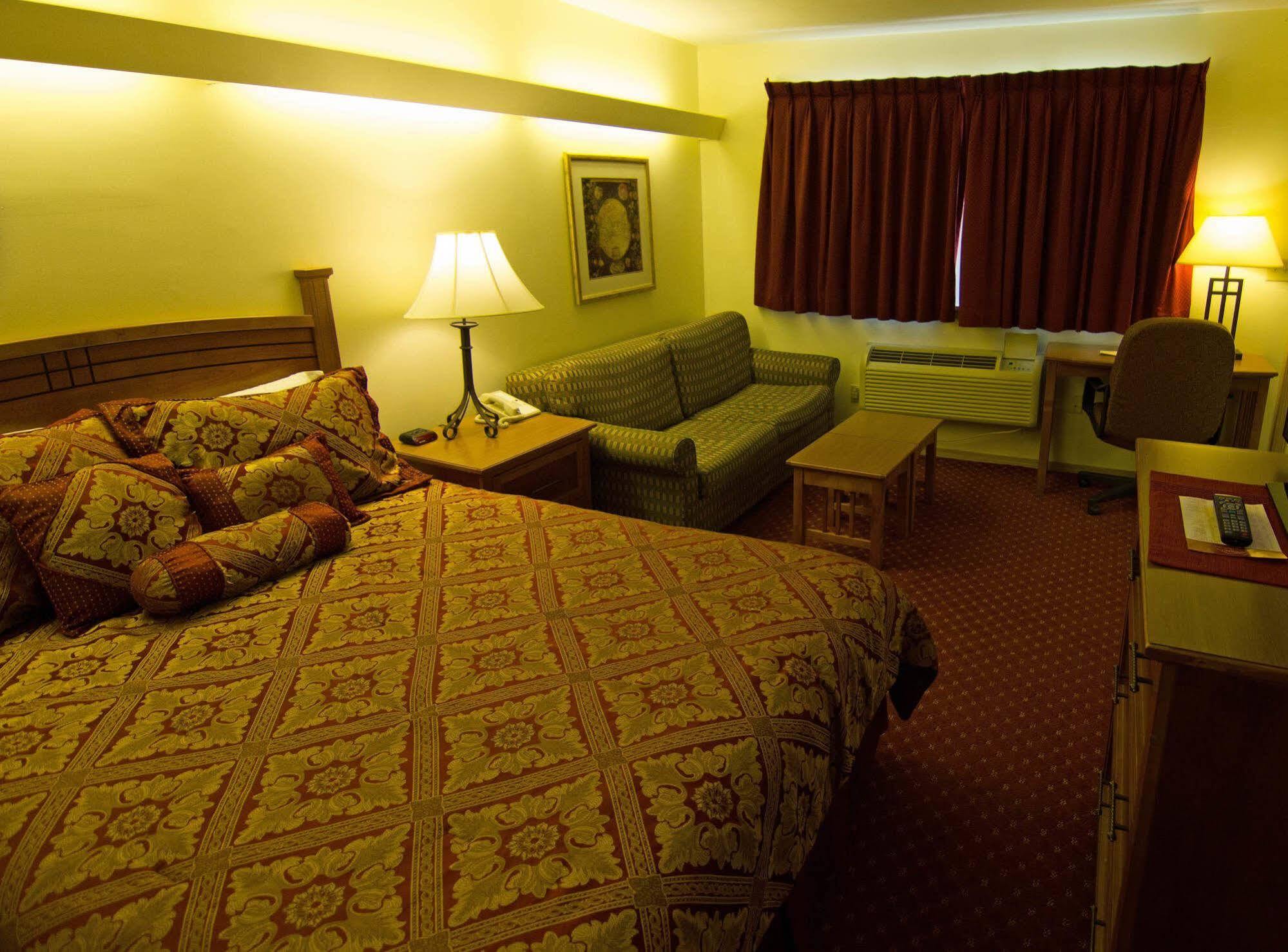 Shepherd Mountain Inn & Suites Pilot Knob Buitenkant foto